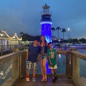 Meet your Posher, Elizabeth